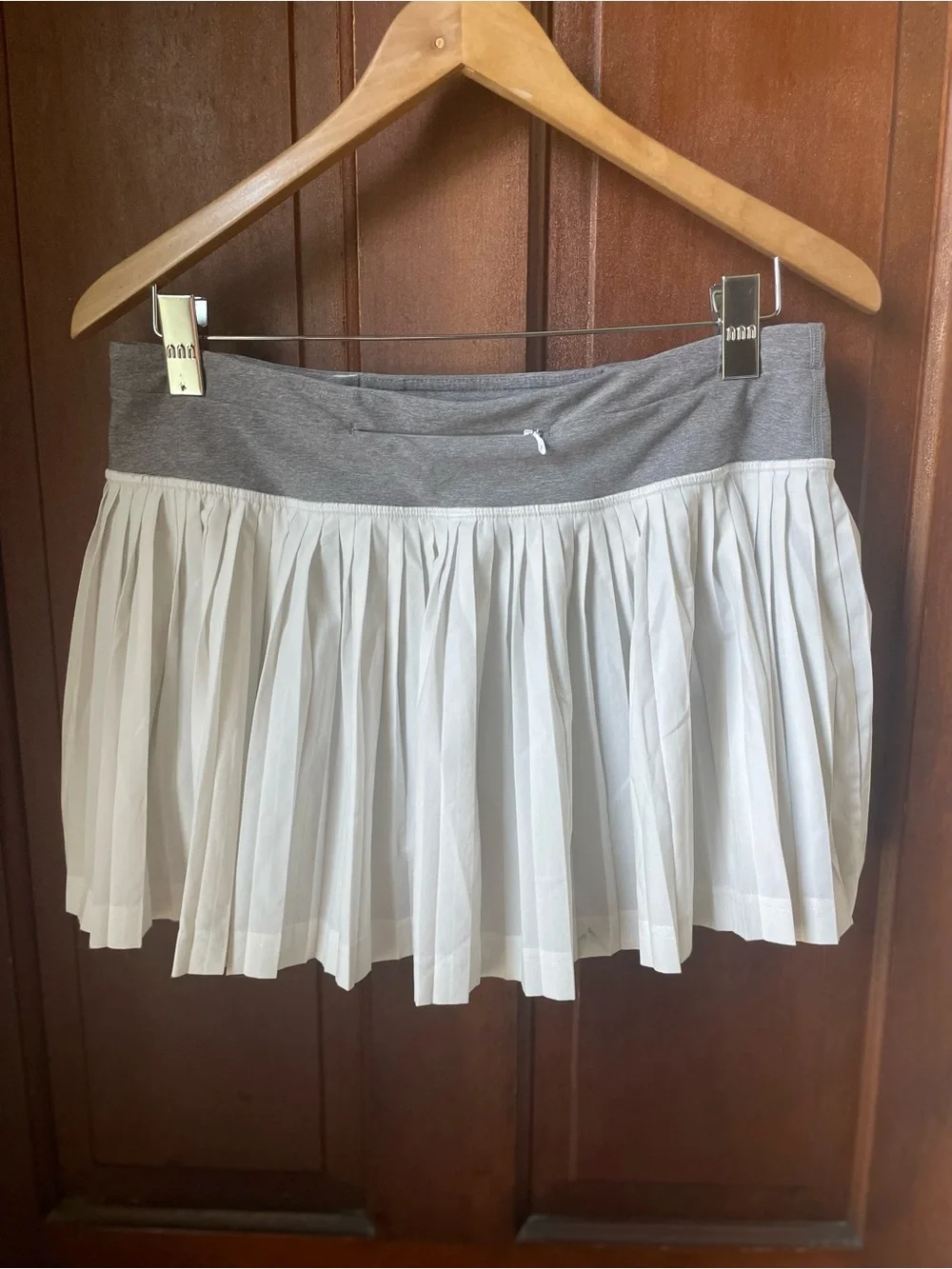 Lululemon women's size 8 white / gray athletic skort - Picture 6 of 7